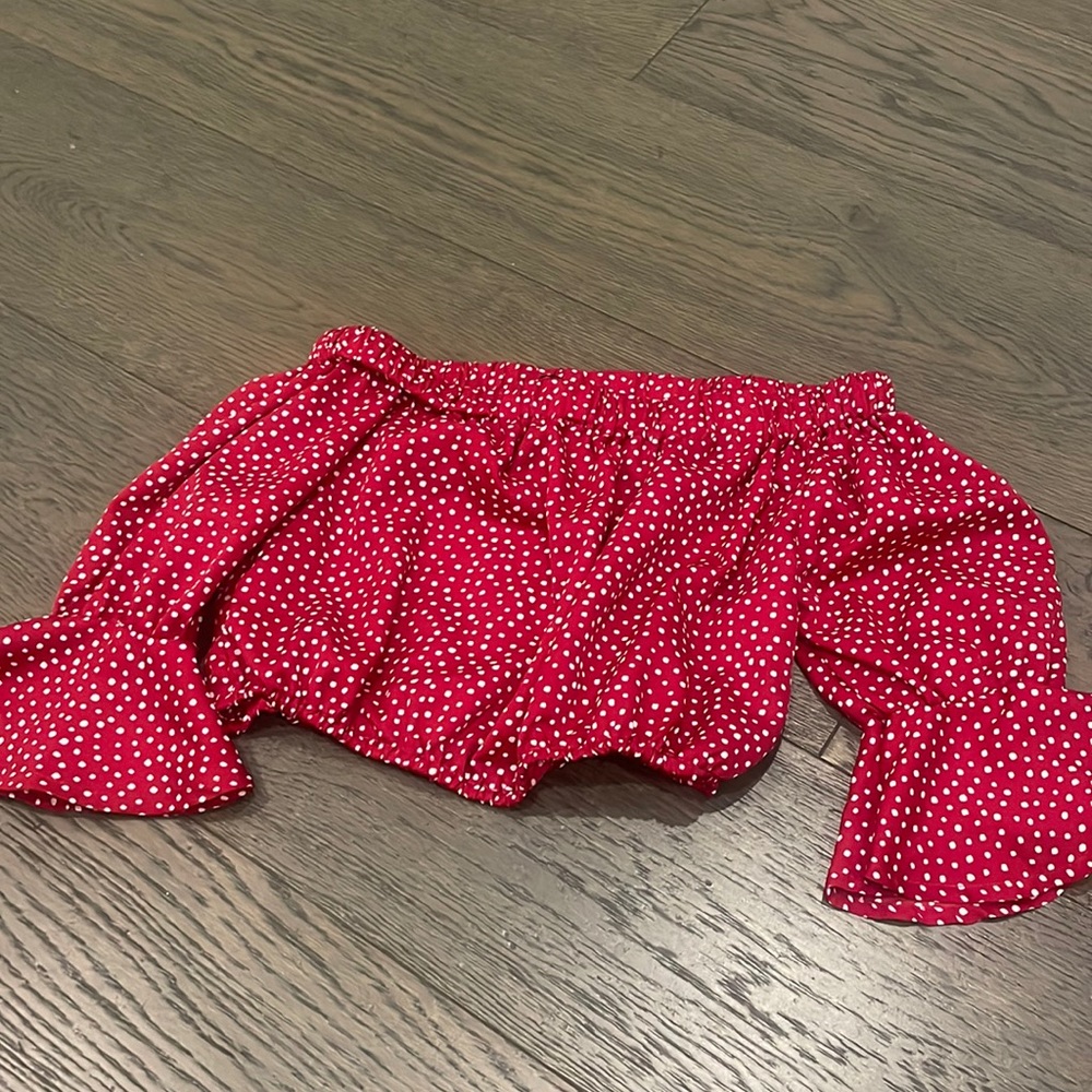 Boohoo petite red polka dot ruffle crop top size 0 ruffle bell sleeve